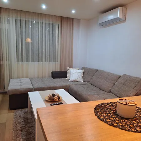 Apartament Danaya Petricz