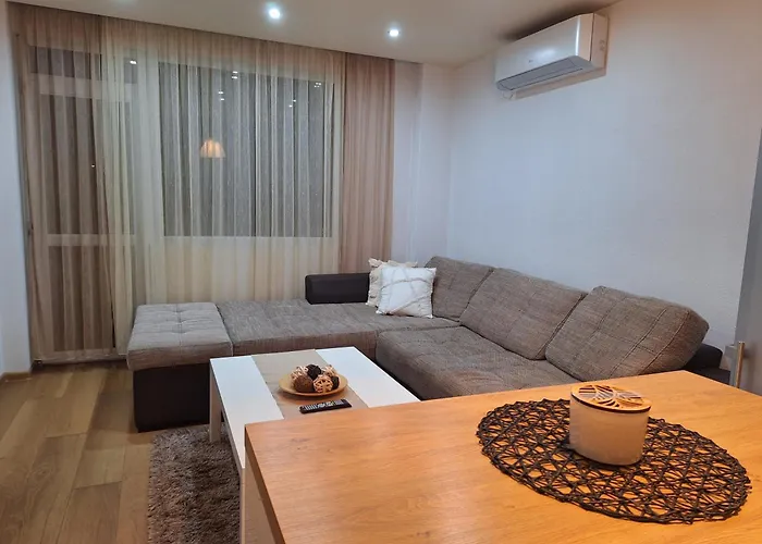 Apartament Danaya Petricz